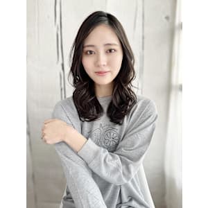 ダークカラーの韓国風ヨシンモリスタイル