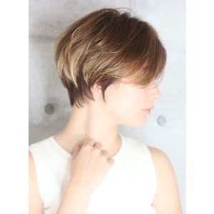 40代デザインカラーオリーブベージュ小顔レイヤーショート - INCEPTION  GINZA 銀座【インセプション】掲載中