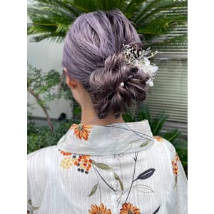 お花シニヨン　ゆるめアレンジ　浴衣ヘアセット　アップスタイル