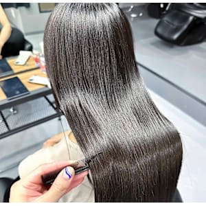 美髪で美しく　　　高濃度水素縮毛矯正ヘア　　髪質改善