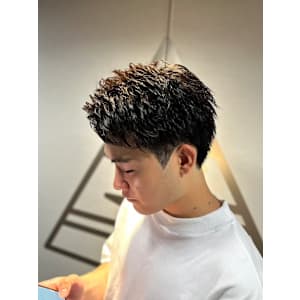 七三刈り上げスパイキーショートサマーツイストパーマ