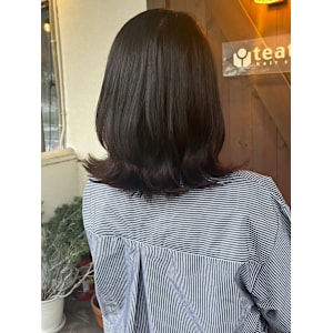 ミディアムレイヤー　ウルフカット　外ハネ　ラベンダーベージュ