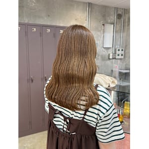 オリーブベージュ