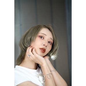 Mystic Harmony ブリーチ＆縮毛矯正＋オンカラー