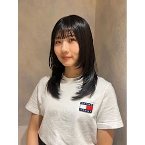 韓国風レイヤー　鎖骨ミディアム　ワンホンレイヤー