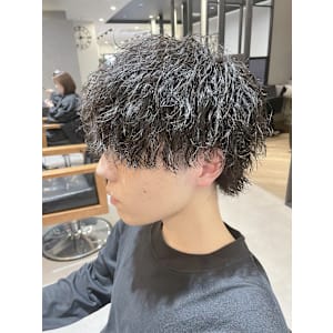 ツイストスパイラルパーマ×ウルフ - L.E.M 泉中央店【レム イズミチュウオウテン】掲載中