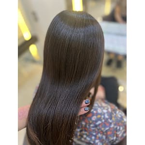 パサつき広がり改善　極上Aujuaトリートメント