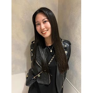 ストレート　黒髪　艶ヘア