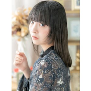 姫カットブルーグレージュ大人ガーリーミディ　ぱっつん前髪