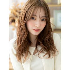 韓国風エレガンスこなれ感ニュアンスパーマ　カーキベージュ