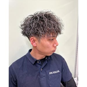 横浜メンズメッシュパーマツイストスパイラルハイライトマッシュ