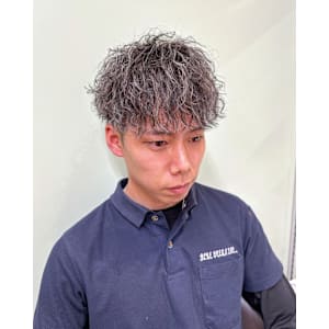 横浜メンズパーマツイストスパイラルメッシュハイライトマッシュ