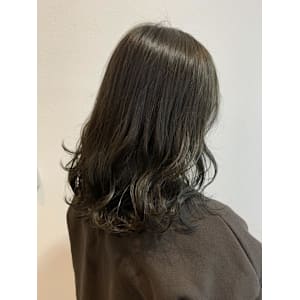 オリーブカラー