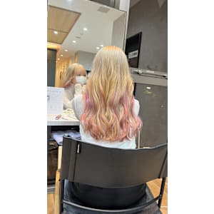 White beige × pail pink