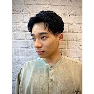 黒髪ナチュラルショートセンターパート【新宿/理容室/バーバー