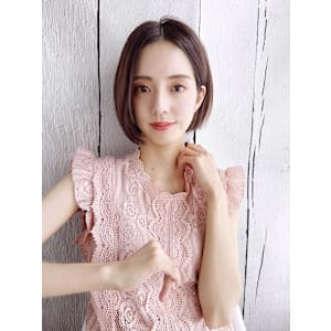 ツヤ感カラーの大人ボブスタイル