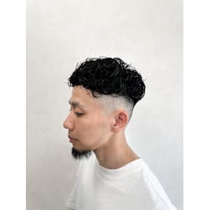 【メンズ パーマ スキンフェード フェード】