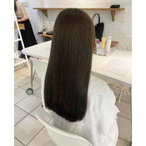 オリーブベージュ