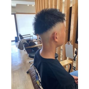 お客様髪質改善データ1345（スパイキーショート）