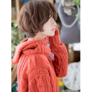 インナーカラーくせ毛風小顔ミニボブショート　マッシュパーマ