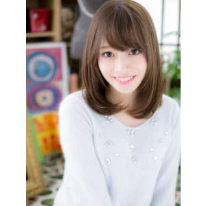 ココアベージュ斜めバング小顔ワンカールロブ　ヘルシースタイル