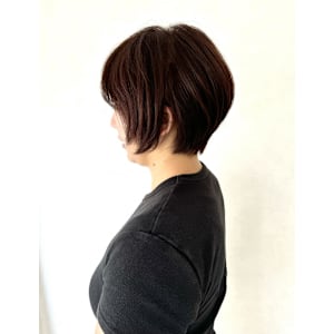 前下がりくびれショート・ピンクベージュカラー