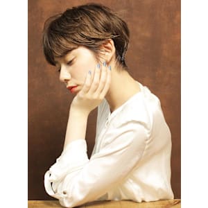 ナチュラルクールなショートヘア