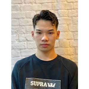 ロンドンロッドカール七三フェード【大宮/バーバー】