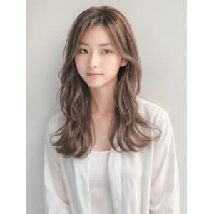 ゆるふわが醸し出すエアリーロングヘア