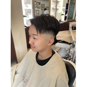 ロンドンミドルスキンフェード【大宮/バーバー】