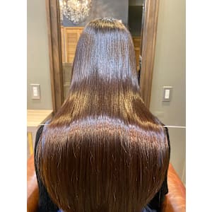 ロアナオリジナル縮毛矯正でサラツヤヘア