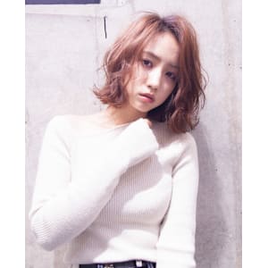 ピンクブラウン　カール　切りっぱなしボブ　美髪