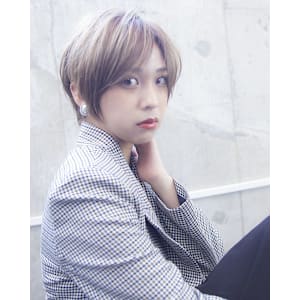 マッシュショート×マロンベージュ　前髪