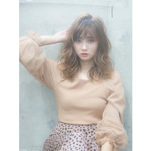 ショコラベージュ　小顔　セミディ　前髪