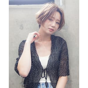 マニッシュ　ショート　スリークボブ　デザインカラー　前髪