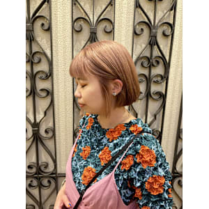 オレンジベージュ/ベージュカラー/ハイトーンカラー/ボブ