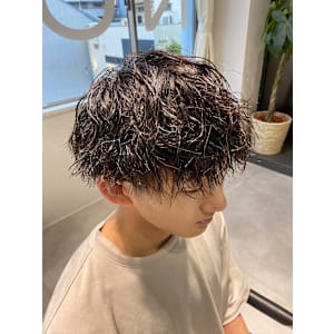 ツイストスパイラルパーマ/刈り上げマッシュ