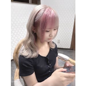 ベージュ×ピンク