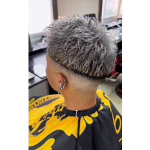 シルバー×スキンフェード