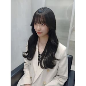 《韓国ヘア》暗髪×韓国風アレンジ