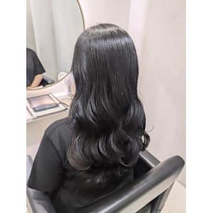 《韓国ヘア》黒髪×韓国風アレンジ