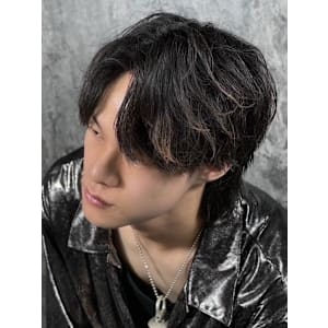 センターパートウルフ