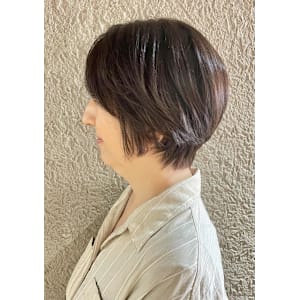 エレガントさとカジュアルさを兼ね備えた万能ショート