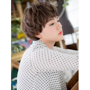 インナーカラーくせ毛風小顔束感ショート　フレンチカジュアル