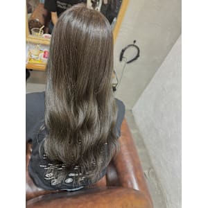 ブリーチなし　オリーブベージュ　コテ巻き