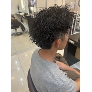 メンズツイストスパイラルパーマ×ツーブロック