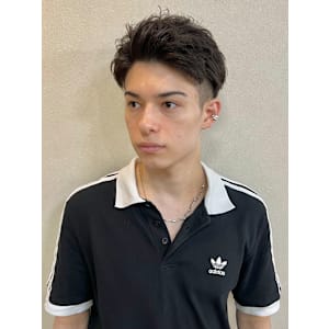 メンズ　短髪　ヘア　ショート　爽やか　刈り上げ　束感　