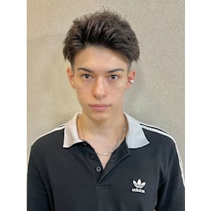 短髪　刈り上げ　男　ワイルド　モテる　髪型　メンズ　美容室