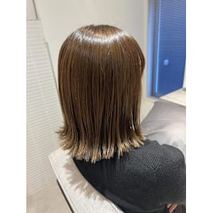 外ハネ/切りっぱなしボブ