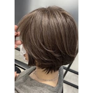 魅せるグレーヘア（白髪率３０％）